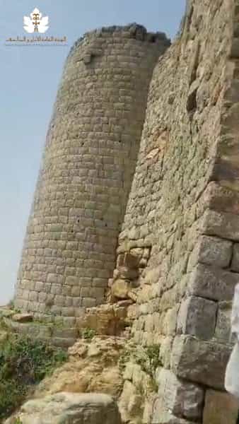 رئيس هيئة الآثار يزور حجة ويؤكد أهمية الحفاظ على المواقع التاريخية